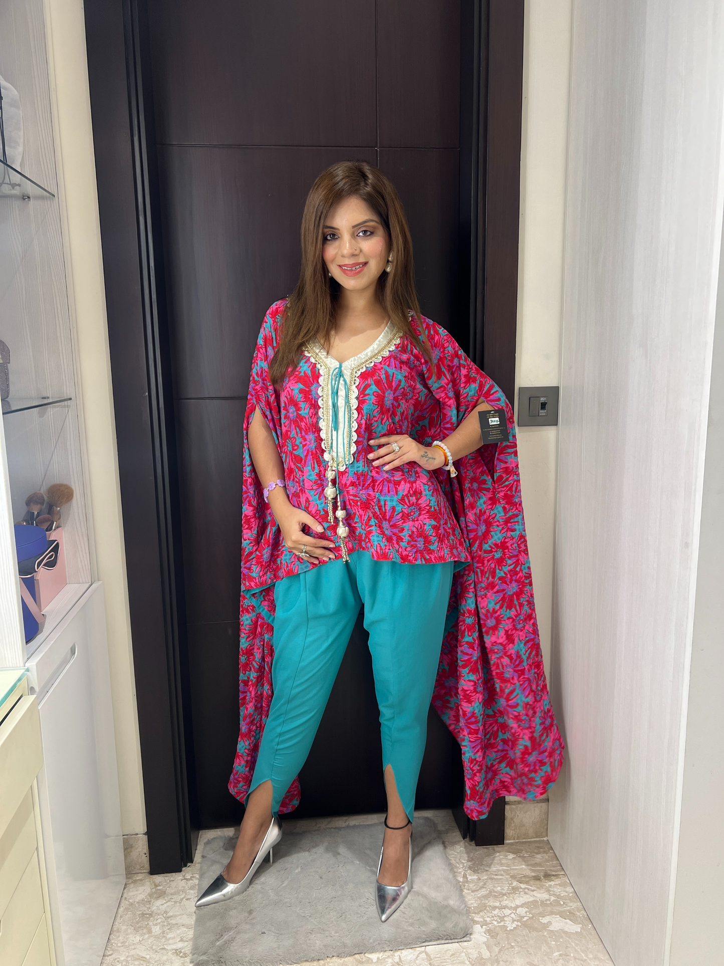 Floral Cape Tunic Set with Embroidered Neckline & Teal Pants – Elegant Indo-Fusion Look