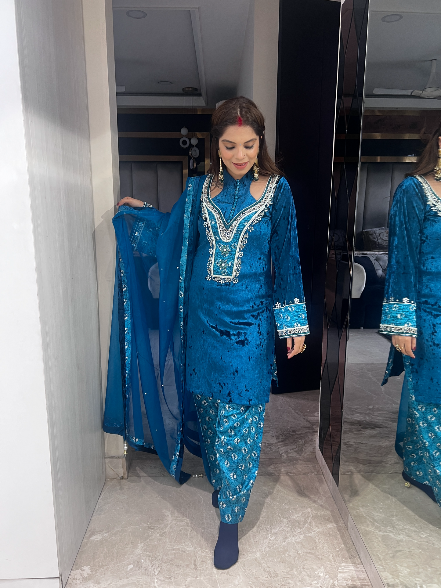 Gul-e-Velvet :Exquisite & Graceful Salwar Suit for Weddings