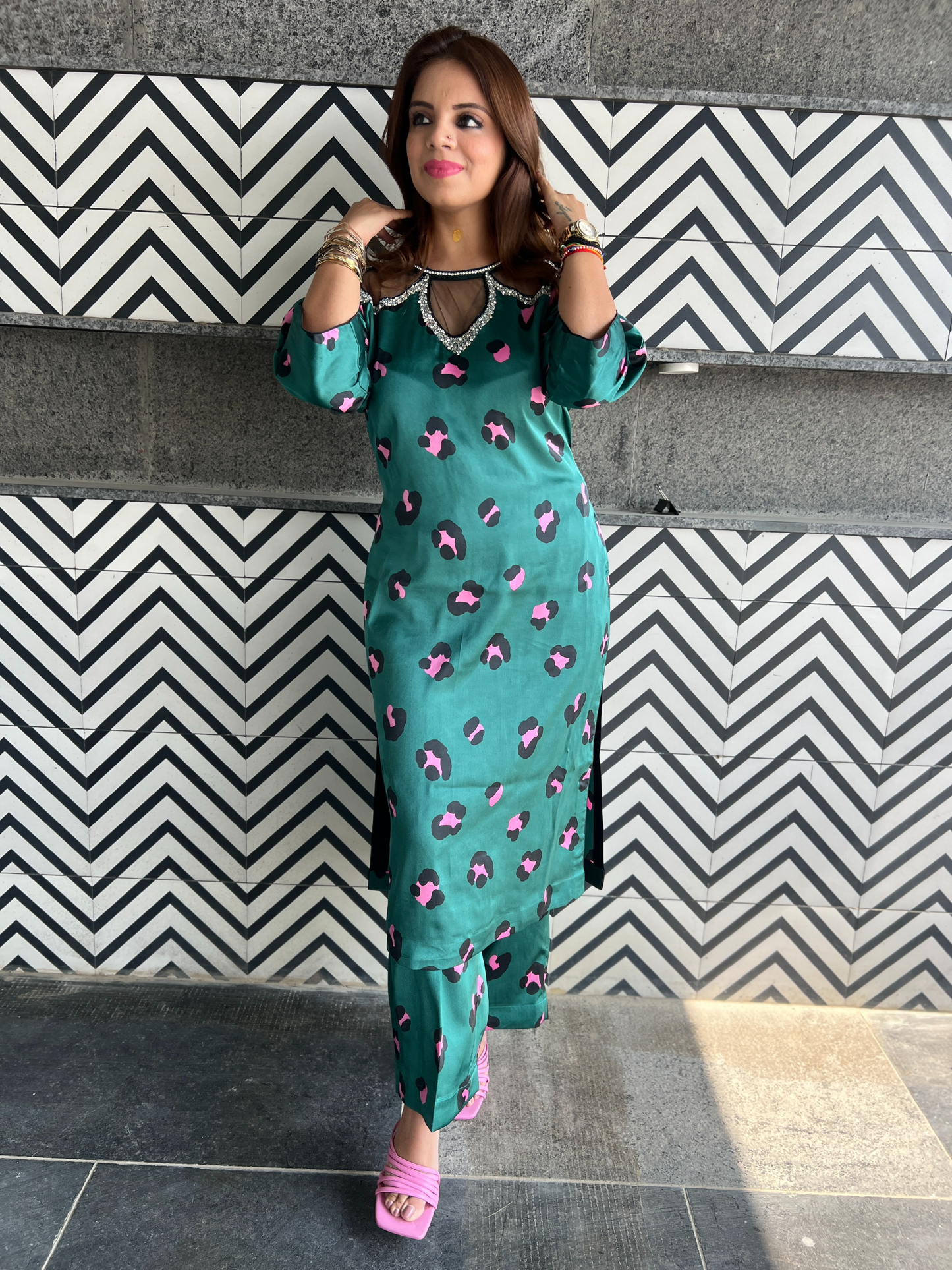 Nazakat: Embellished Neckline Printed Kurta Set