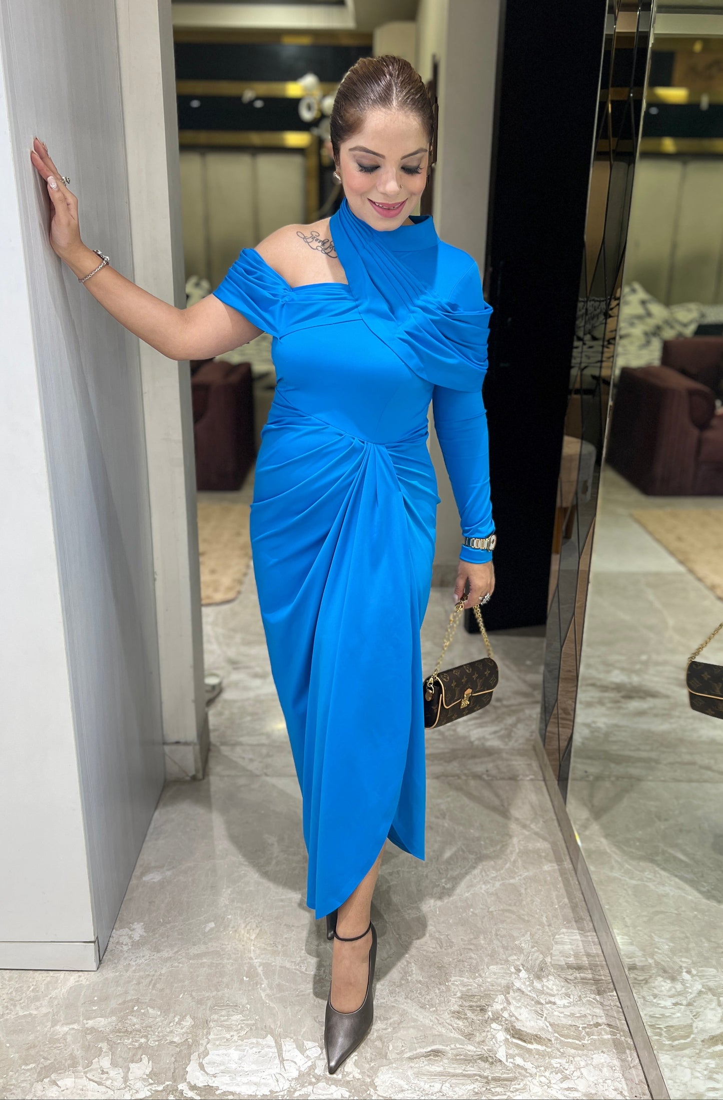 Vestido Luxe - Electric Blue Stretch Lycra Draped Dress with Cold Shoulder