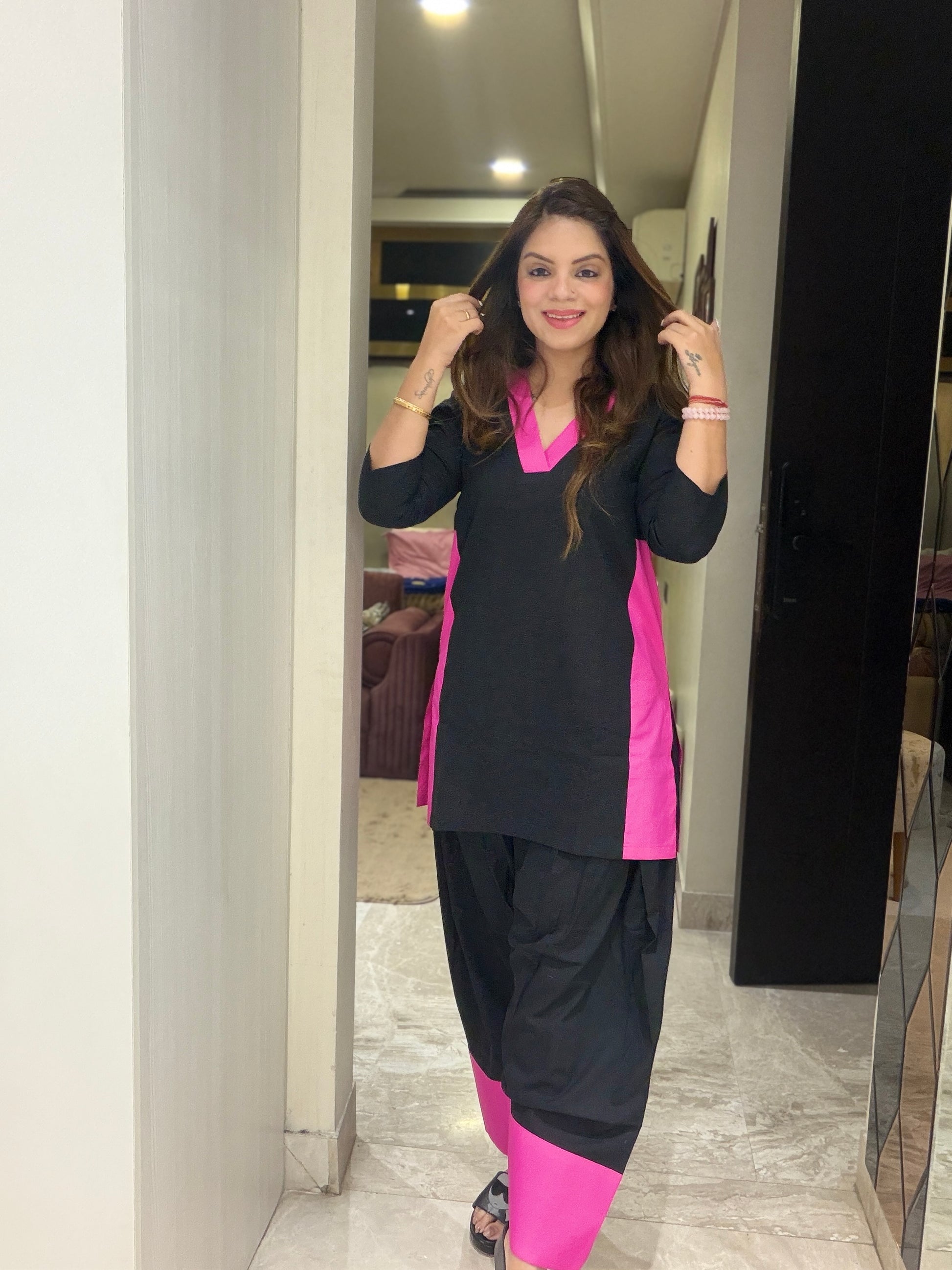 blaCK nd pink farshi kurta set