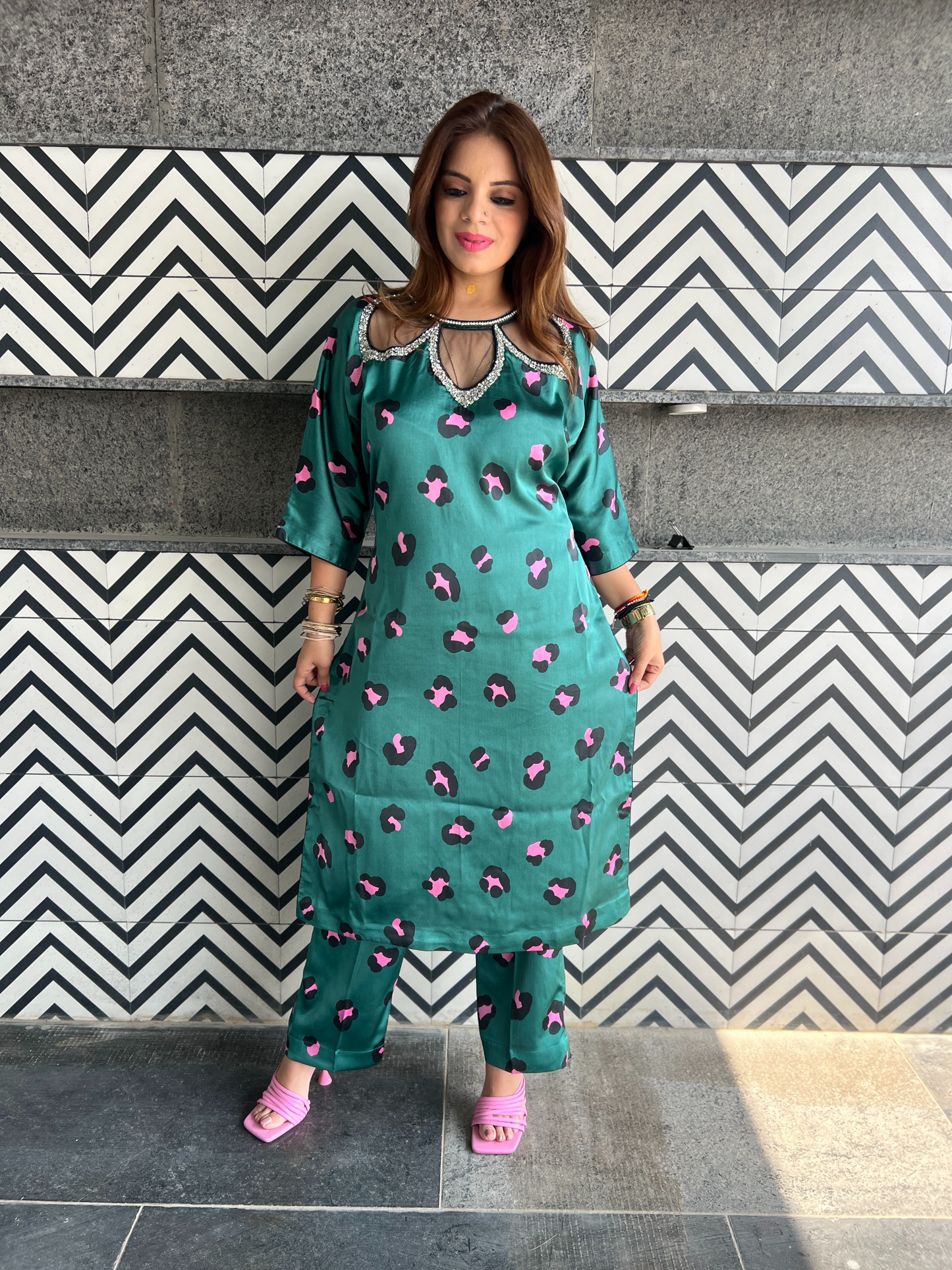 Nazakat: Embellished Neckline Printed Kurta Set
