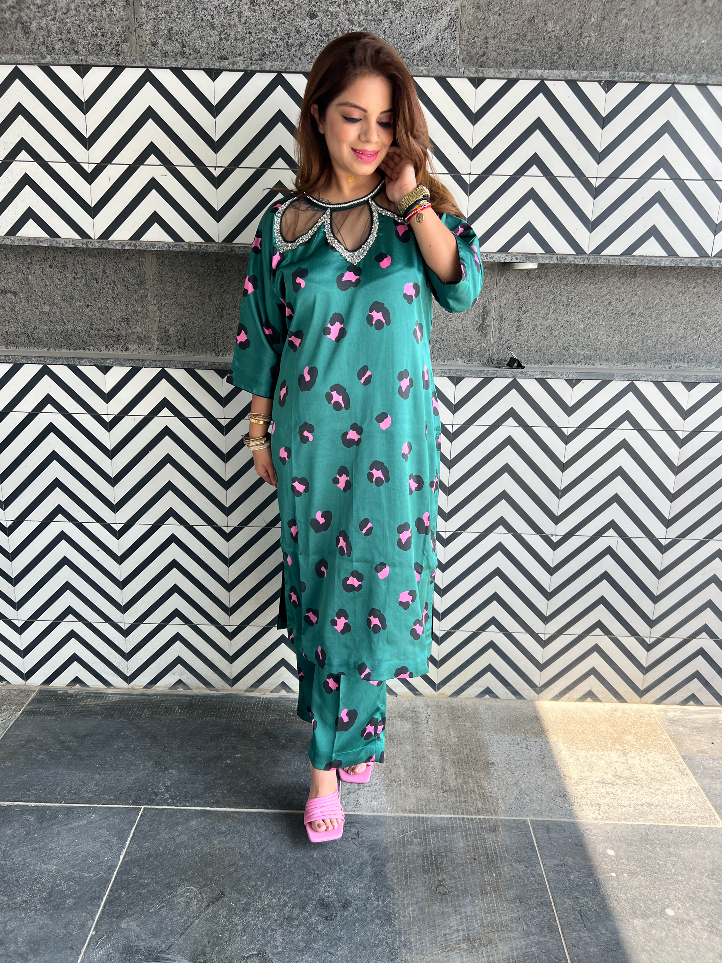 Nazakat: Embellished Neckline Printed Kurta Set