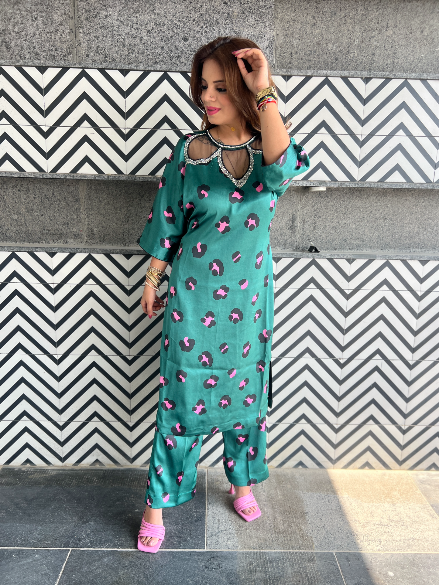 Nazakat: Embellished Neckline Printed Kurta Set
