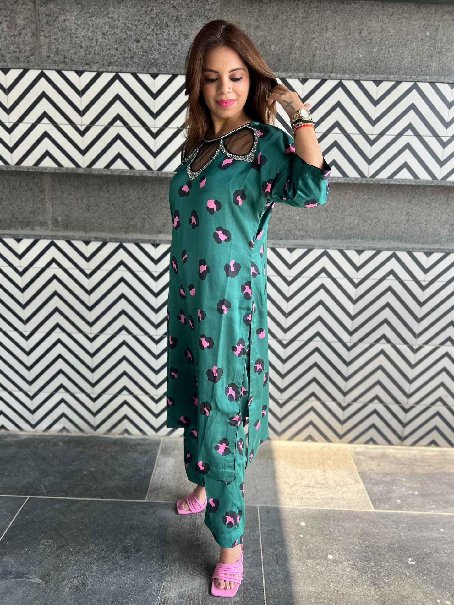 Nazakat: Embellished Neckline Printed Kurta Set
