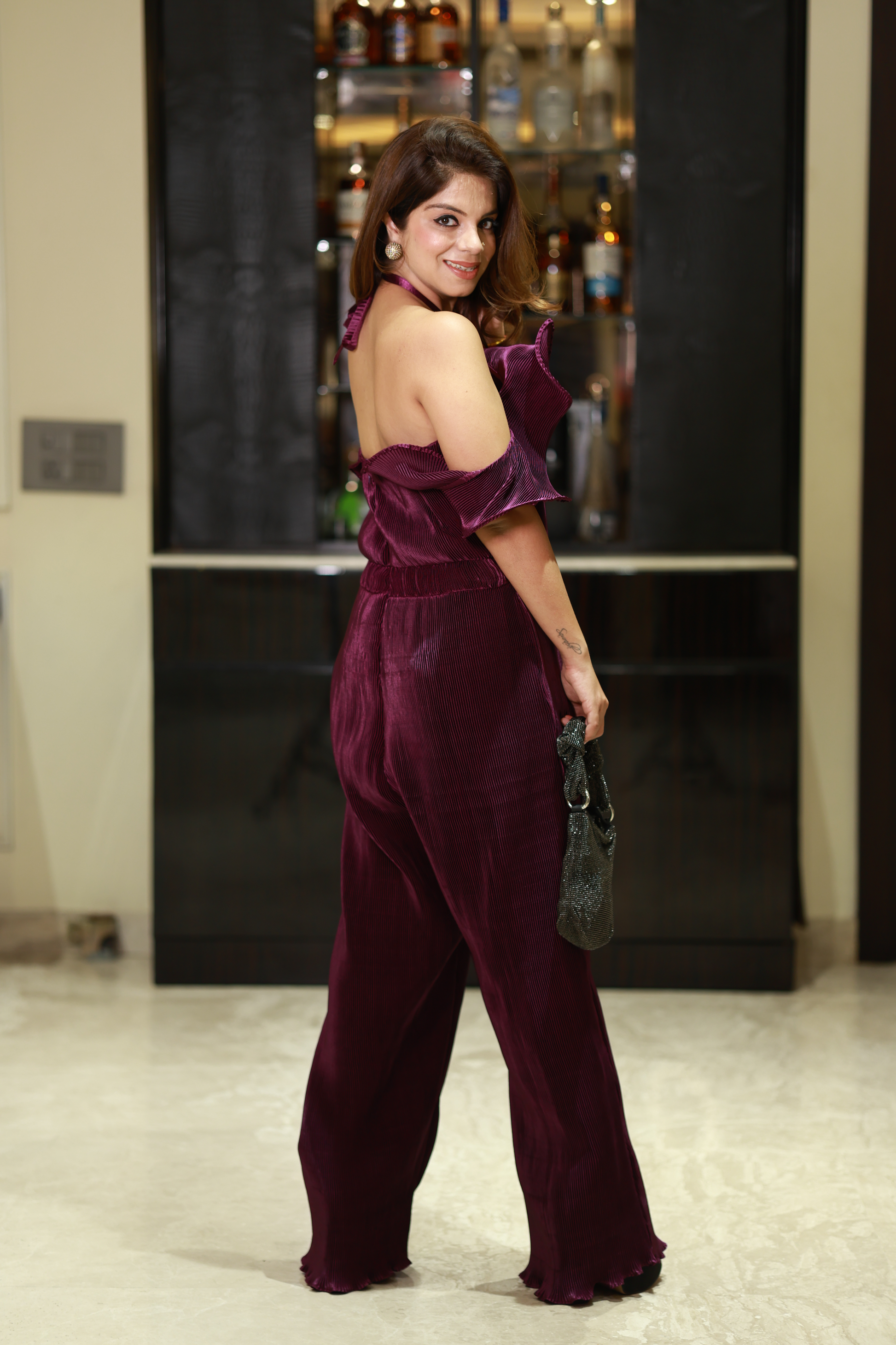 Wine-colored wrinkle-resistant jumpsuit for women – stylish travel and evening wear