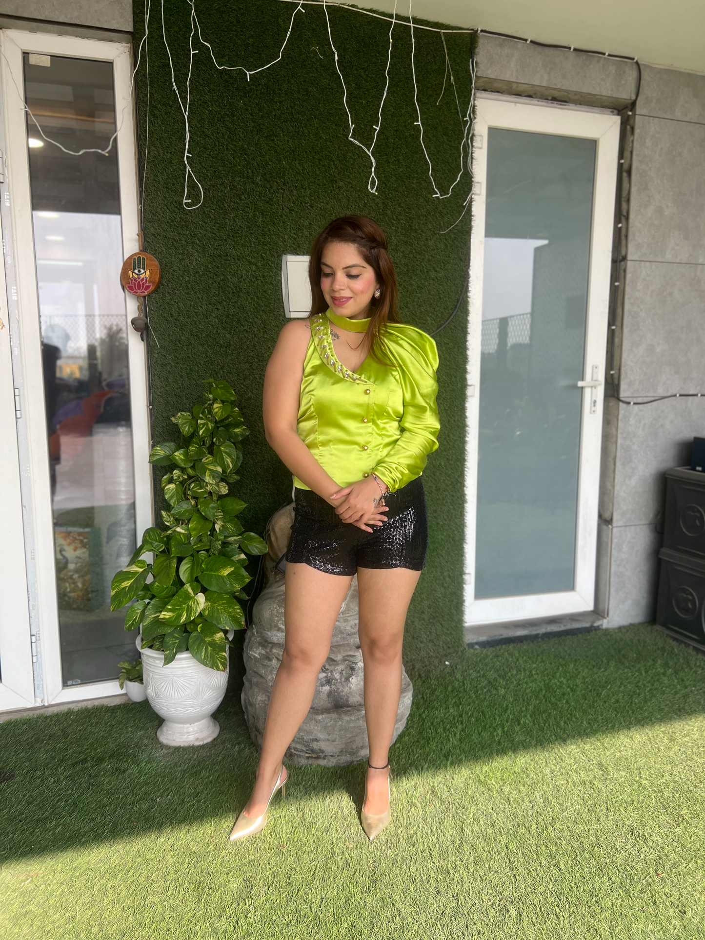 Trendy One-Shoulder Ruffle Top for Women – A Touch of Elegance